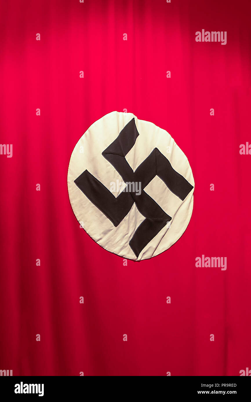 Ns-Hakenkreuz- Fahne. Banner der Nationalsozialistischen Deutschen Arbeiterpartei als Konzept der Weltkrieg II. Stockfoto