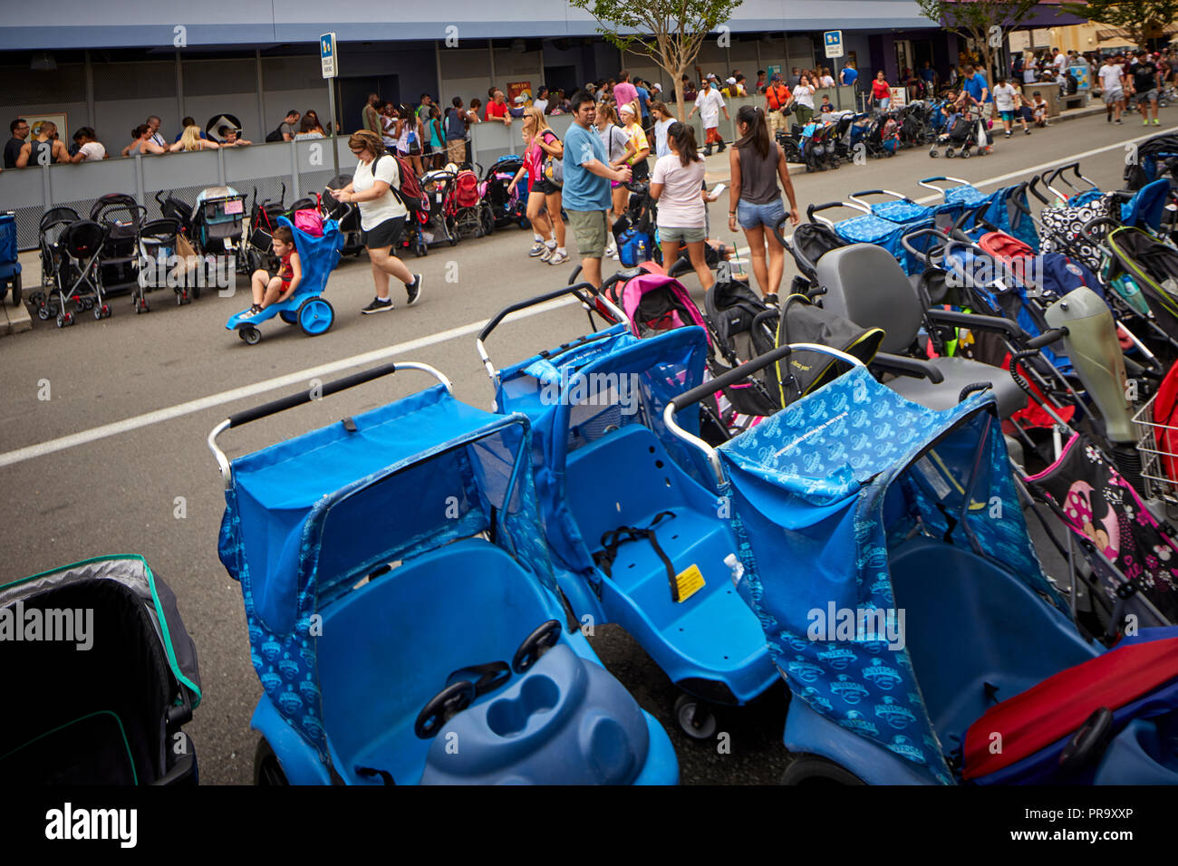 Den befahrenen Strecken für die Fahrten und Kinderwagen Park, Universal Studios Orlando, Florida Stockfoto