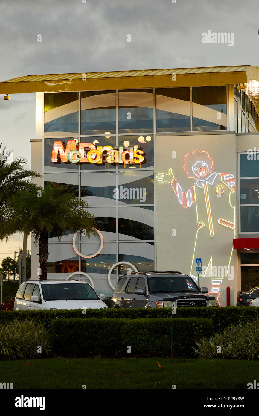 Amerika Grosste Mcdonalds Auf Dem International Drive Orlando Stockfotografie Alamy