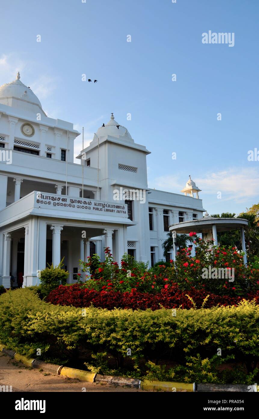 Kolonialzeit umgebaut Jaffna Öffentliche Bibliothek Wahrzeichen für Tamilen aus Jaffna, Sri Lanka Stockfoto