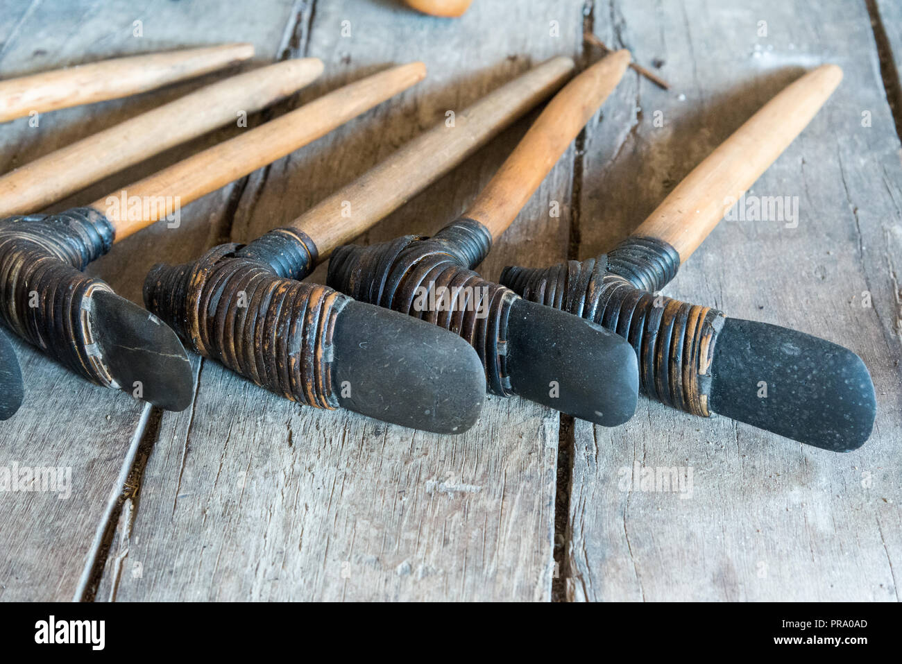 Werkzeuge aus Stein von nativen Dani Stamm. Wamena, Papua, Indonesien. Stockfoto