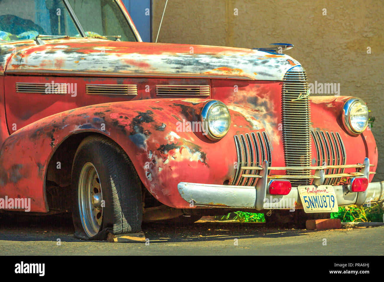 Barstow, Kalifornien, USA - 15. August 2018: S1P 639 Oldtimer auf der historischen Route 66 Motel im Herzen von Barstow auf der Route 66, der Stadt Main Street, San Bernardino County. Stockfoto