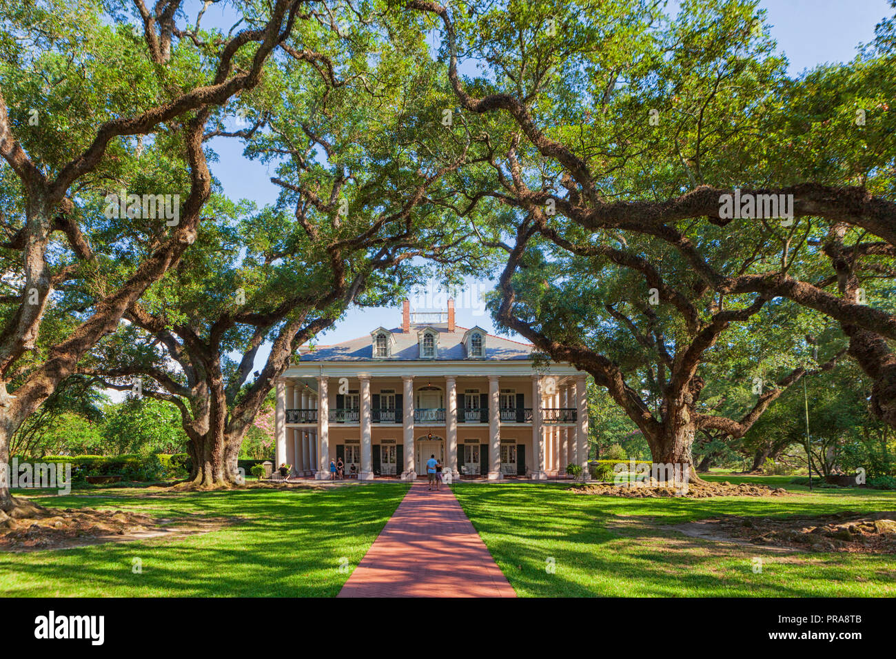 Oak Alley Plantation Aus Der West Bank Des Mississippi River In Vacherie Louisiana Usa Stockfotografie Alamy