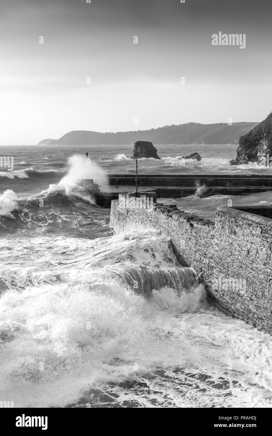 Sturmflut, Charlestown Harbour, Cornwall Stockfoto