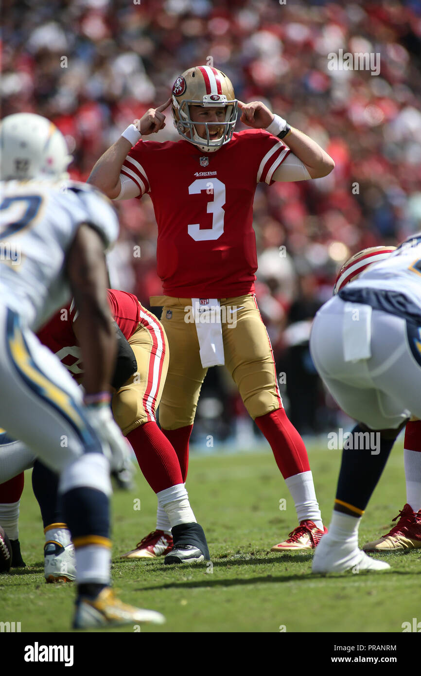 Carson, CA. 30 Sep, 2018. San Francisco 49ers quarterback C.J. Beathard (3) Während der NFL San Francisco 49ers vs Los Angeles Ladegeräte am Stubhub Center in Carson, Ca am 30. September 2018 (Foto von Jevone Moore Quelle: CSM/Alamy leben Nachrichten Stockfoto