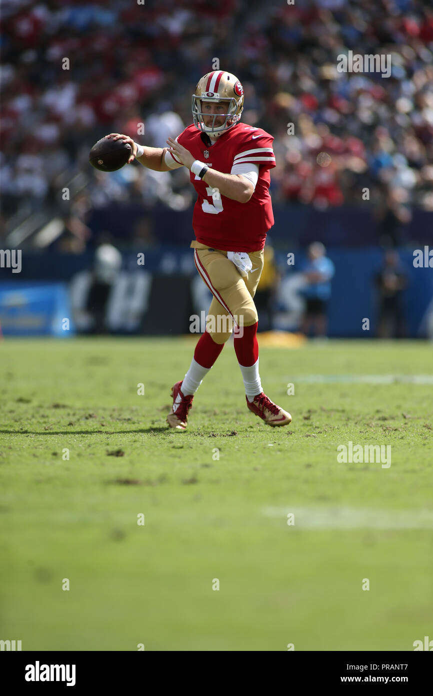 Carson, CA. 30 Sep, 2018. San Francisco 49ers quarterback C.J. Beathard (3) Während der NFL San Francisco 49ers vs Los Angeles Ladegeräte am Stubhub Center in Carson, Ca am 30. September 2018 (Foto von Jevone Moore Quelle: CSM/Alamy leben Nachrichten Stockfoto