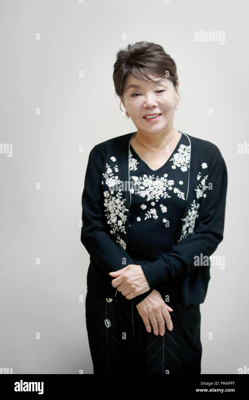 01 Okt, 2018. S. koreanische Schauspielerin Kim Soo-mi Koreanische Schauspielerin Kim Soo-mi, die Sterne in der TV-Beilage, oomi' posiert für ein Foto vor einem Interview mit der Nachrichtenagentur Yonhap in Seoul an Sept. 30, 2018. Die erste Episode des Programms wurde von der lokalen Kabel-TV-Netzwerk tvN am 6. Juni ausgestrahlt. Credit: Yonhap/Newcom/Alamy leben Nachrichten Stockfoto