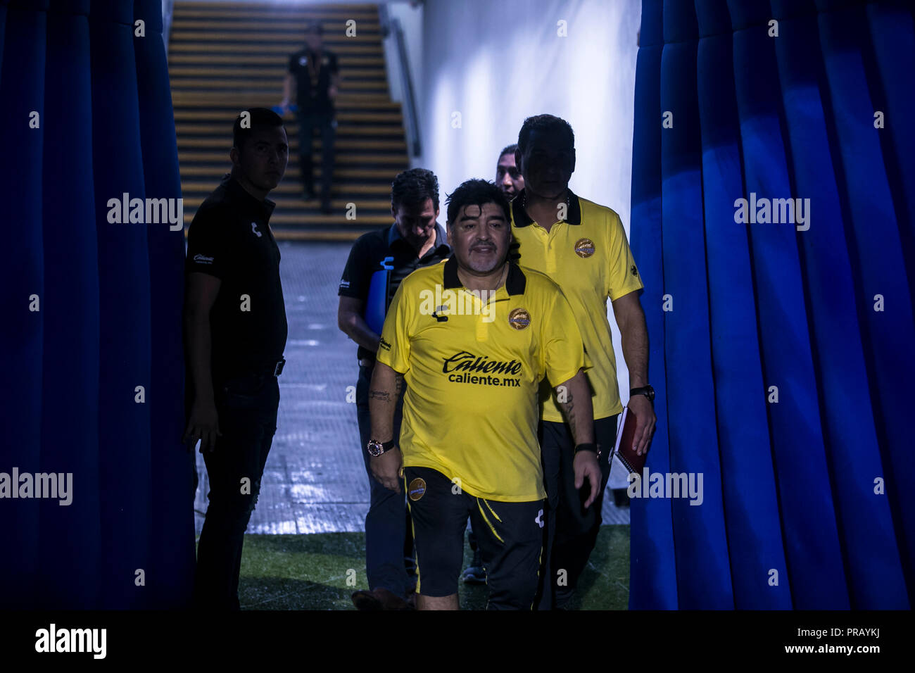 Culiacan, Mexiko. 29 Sep, 2018. Diego Maradona, der ehemalige Fußball-Star aus Argentinien und Trainer der club Dorados de Sinaloa, verlässt die Tonhöhe nach seiner Mannschaft 2-0 über Leones Negros. Credit: Rashide Frias/dpa/Alamy leben Nachrichten Stockfoto