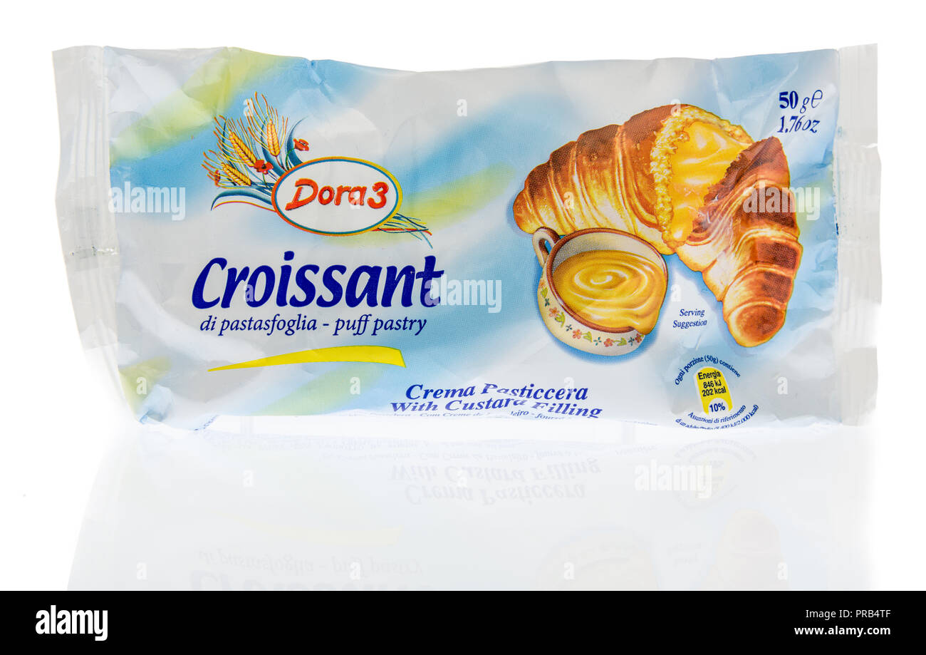 Winneconne, WI - 27. September 2018: ein Paket von Dora 3 Vanillepudding croissant aus Italien auf einem isolierten Hintergrund Stockfoto