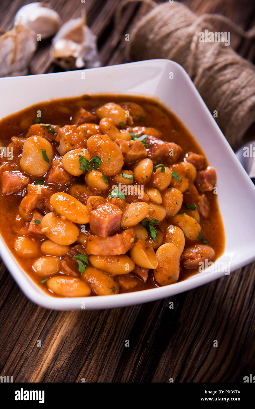 Gebackene Bohnen in Sauce Stockfoto