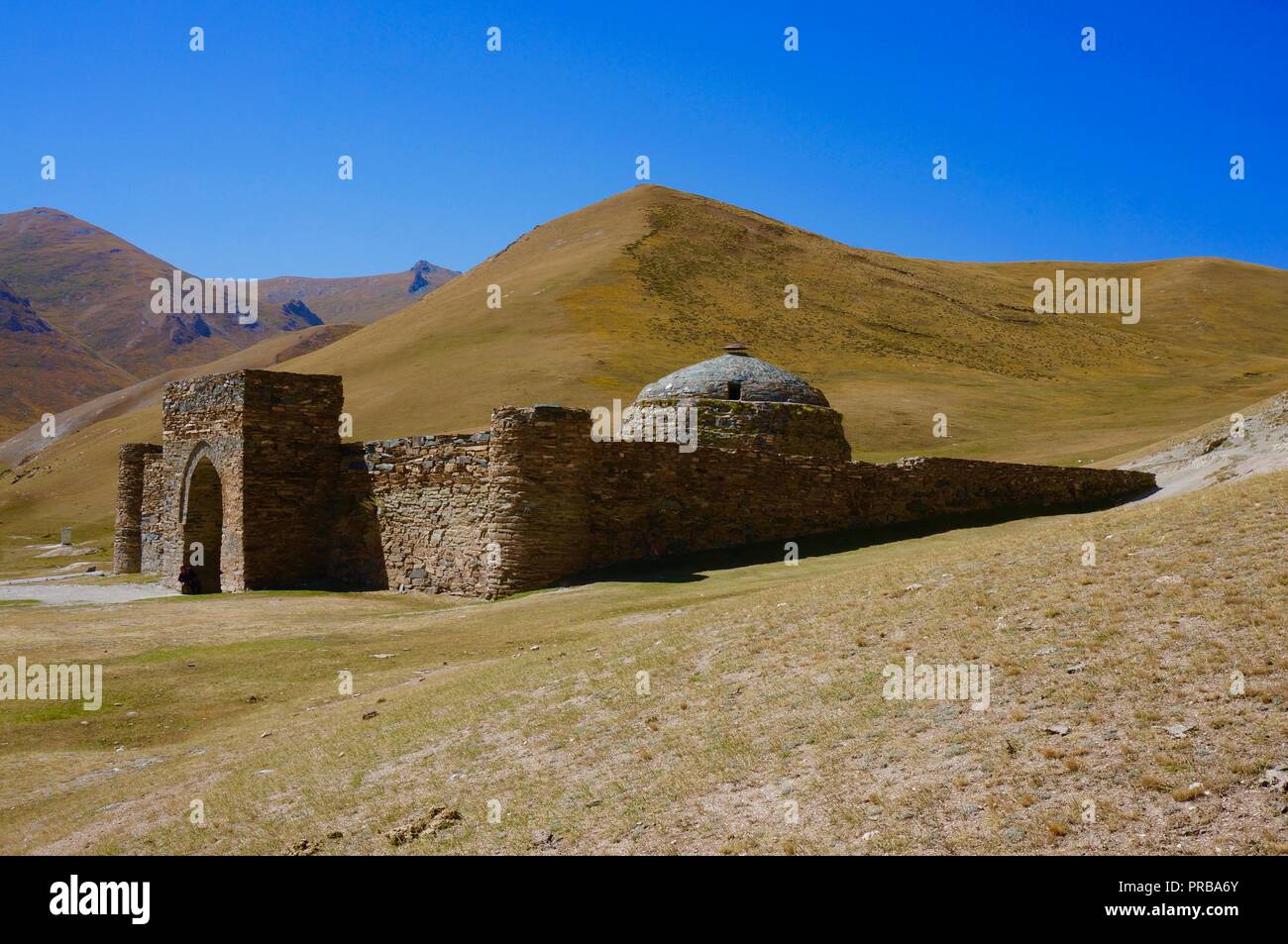 Die Tash Rabat, aus dem 15. Jahrhundert Caravnserai aus der alten Seidenstraße, Kirgisistan, Zentralasien Stockfoto