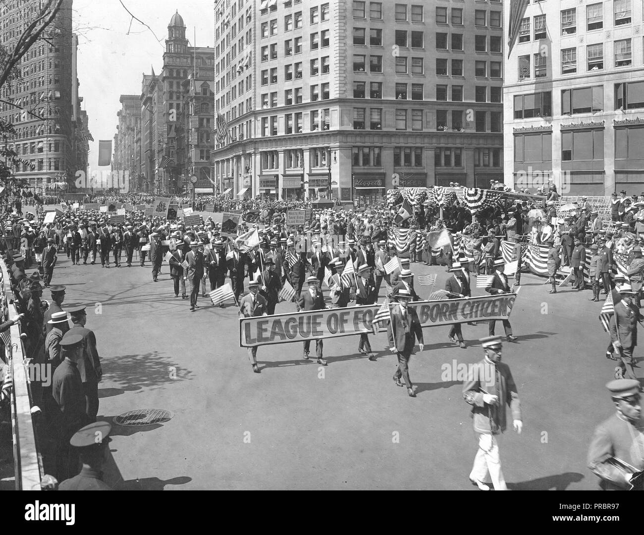 Zeremonien - Tag der Unabhängigkeit, 1918 - Independence Day Parade, 1918 in New York City. Im Ausland geborenen Bürger Liga marschieren in die Parade Stockfoto