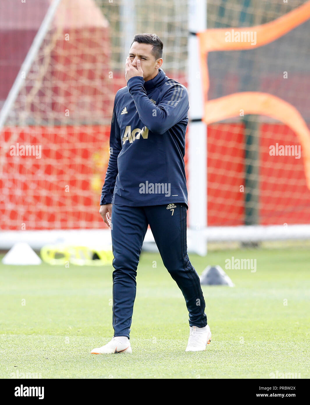 alexis sanchez cleats