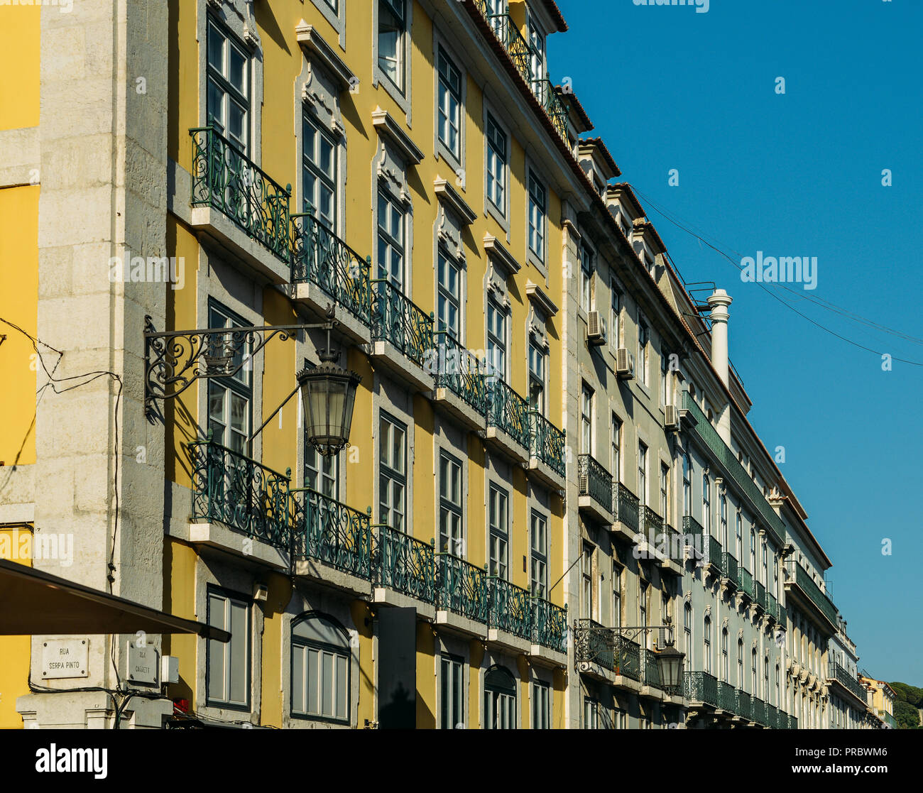Traditionelle portugiesische azulejo Fassade in Lissabon, Portugal. Stockfoto