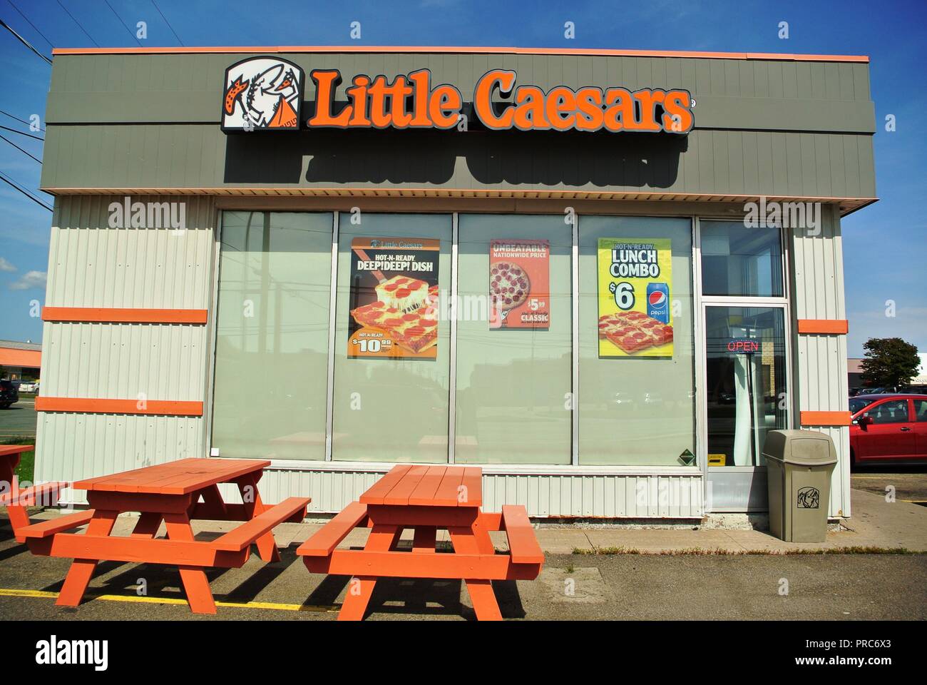 Restaurant Little Caesars Pizza Parlour Exterieur, Vorladen, ein Ketten-Restaurant in Charlottetown, Prince Edward Island, Kanada Stockfoto