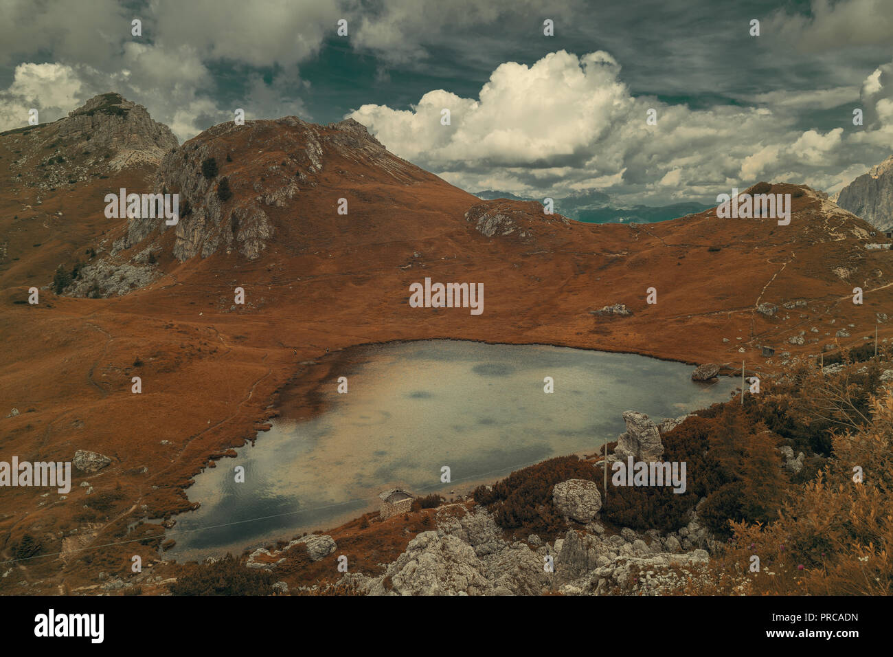 Der See von Valparola, Dolomiten. Stockfoto