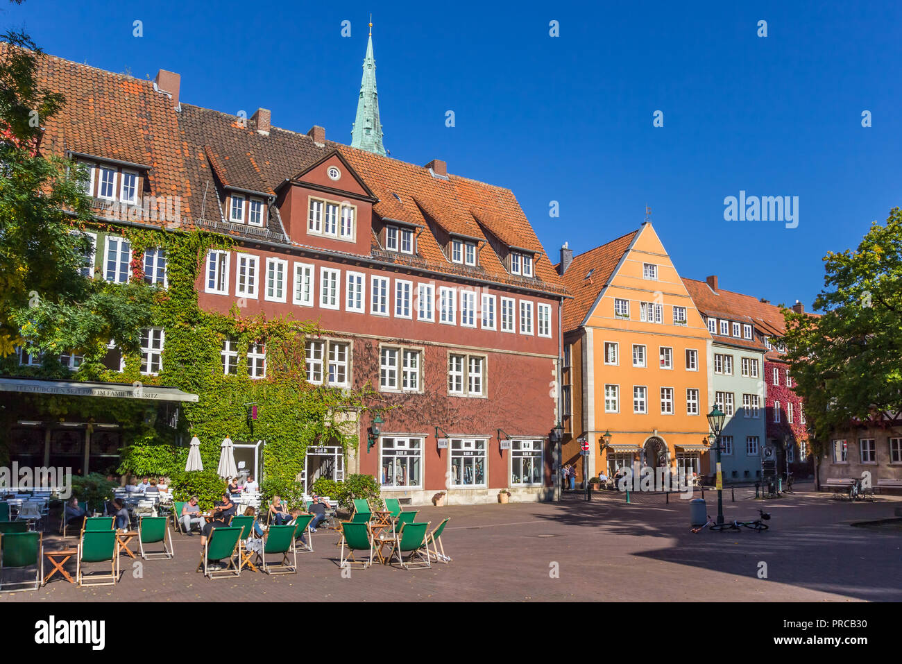 Bunte Häuser auf dem Ballhofplatz Platz in Hannover, Deutschland Stockfoto