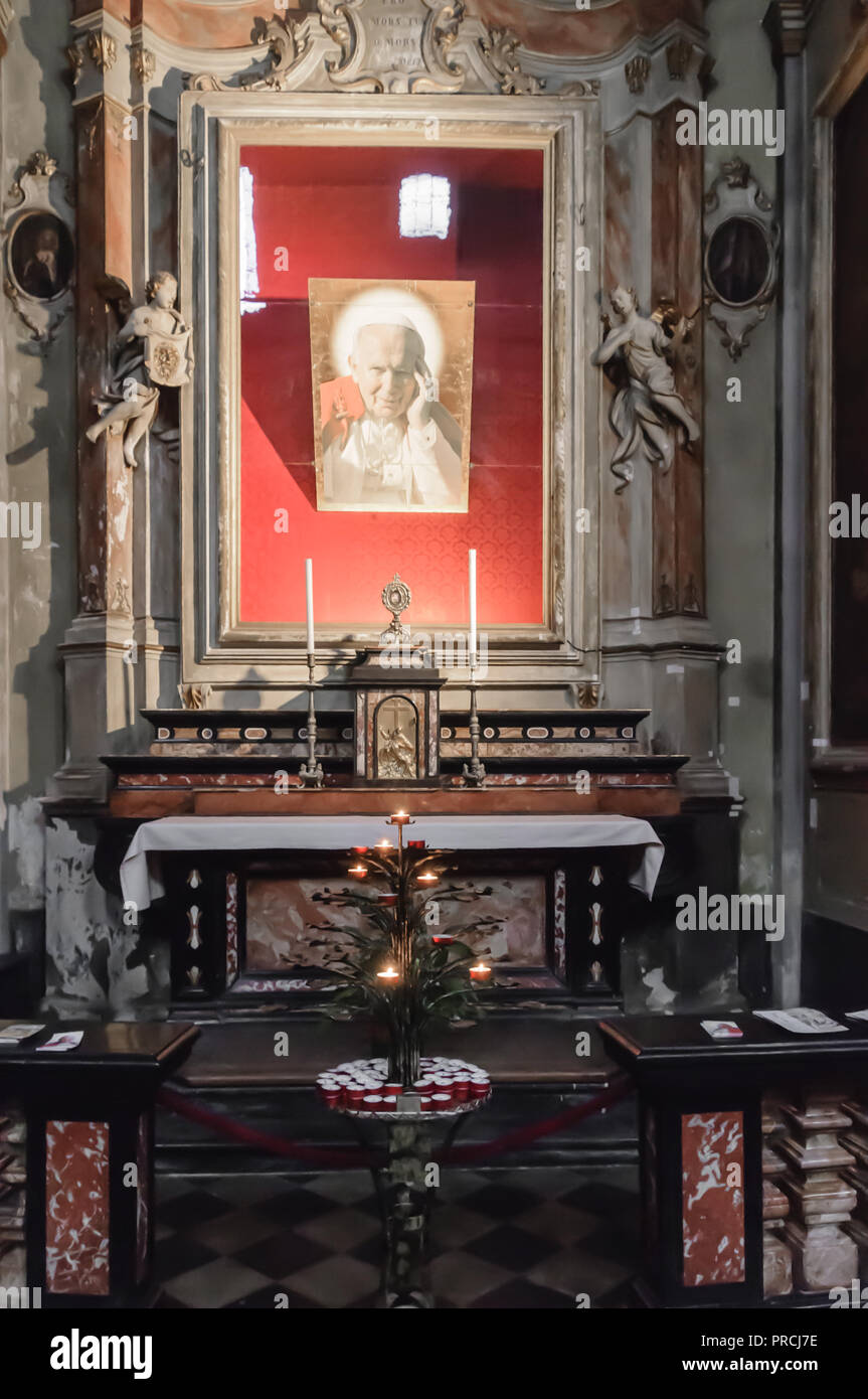 Schrein zu Papst Johannes XXIII (Angelo Giuseppe Roncalli, 1881-1963), Chiesa di Sant'Agata Del Carmine, in Citta Alta, Bergamo, Italien Stockfoto