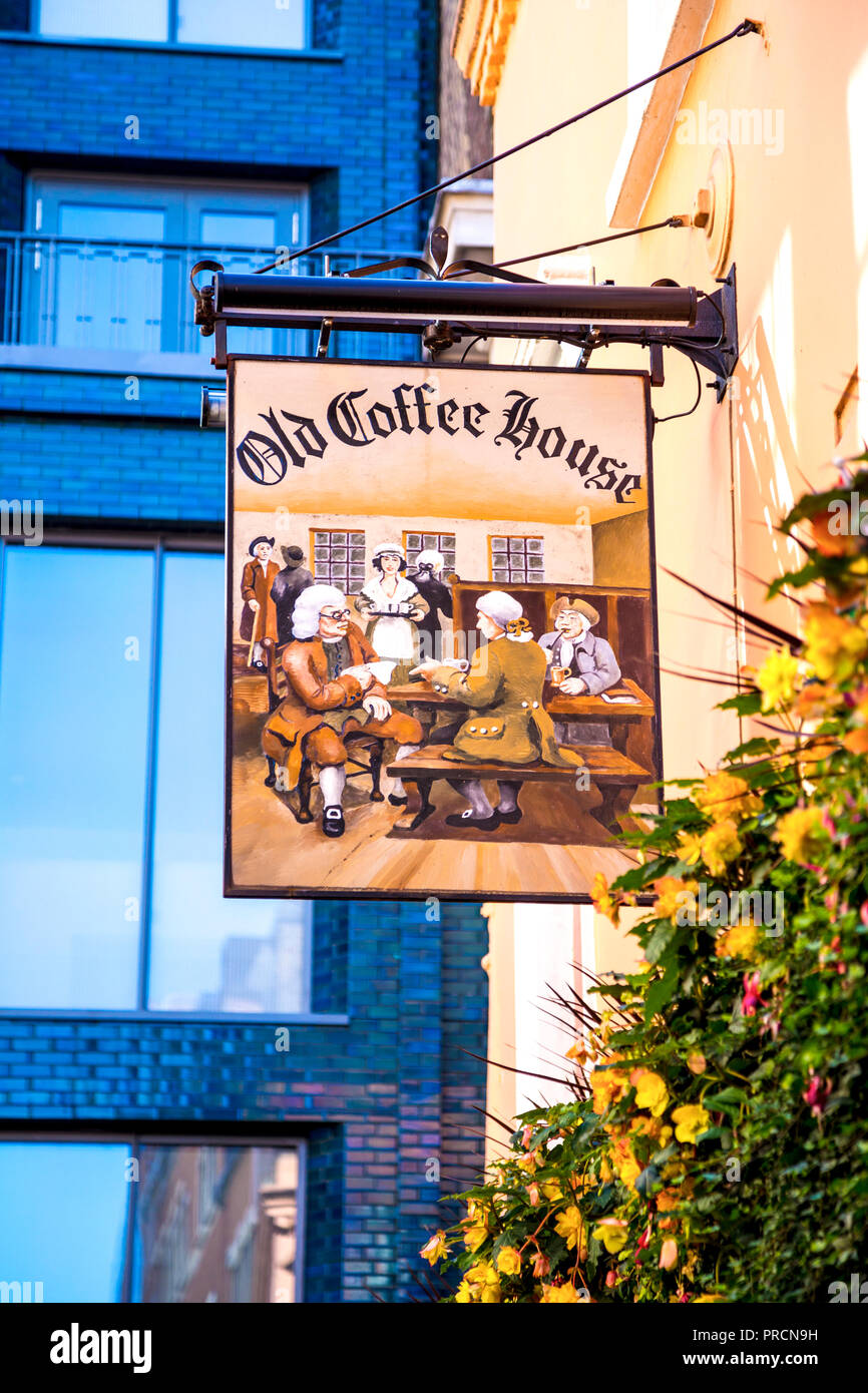 Zeichen für die Alten Coffee House Pub in Soho, London, UK Stockfoto