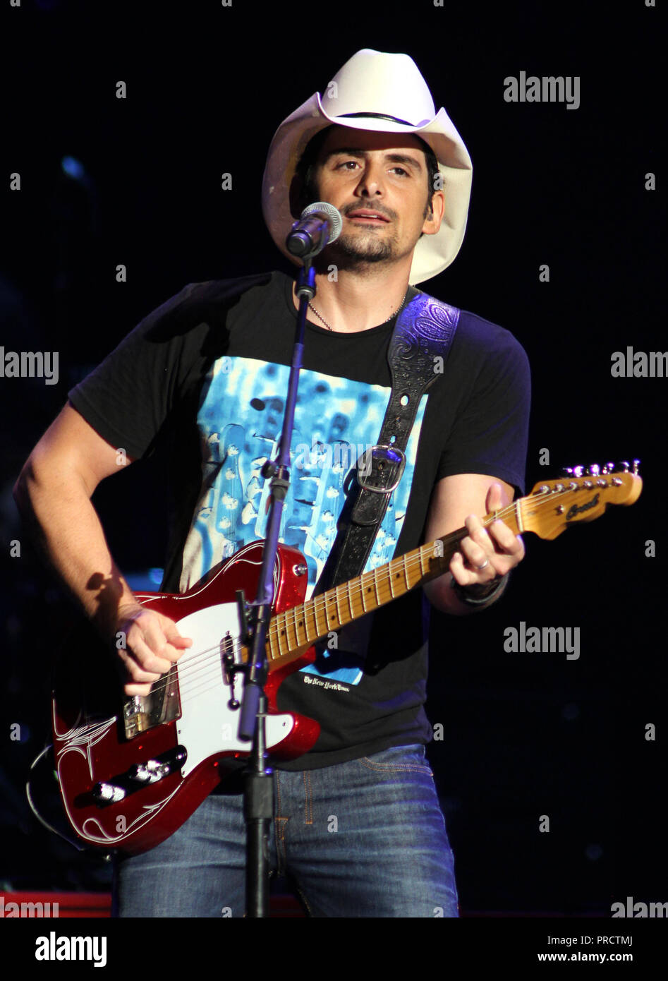 Brad Paisley führt in Konzert beim Cruzan Amphitheater in West Palm Beach, Florida, am 16. August 2014. Stockfoto