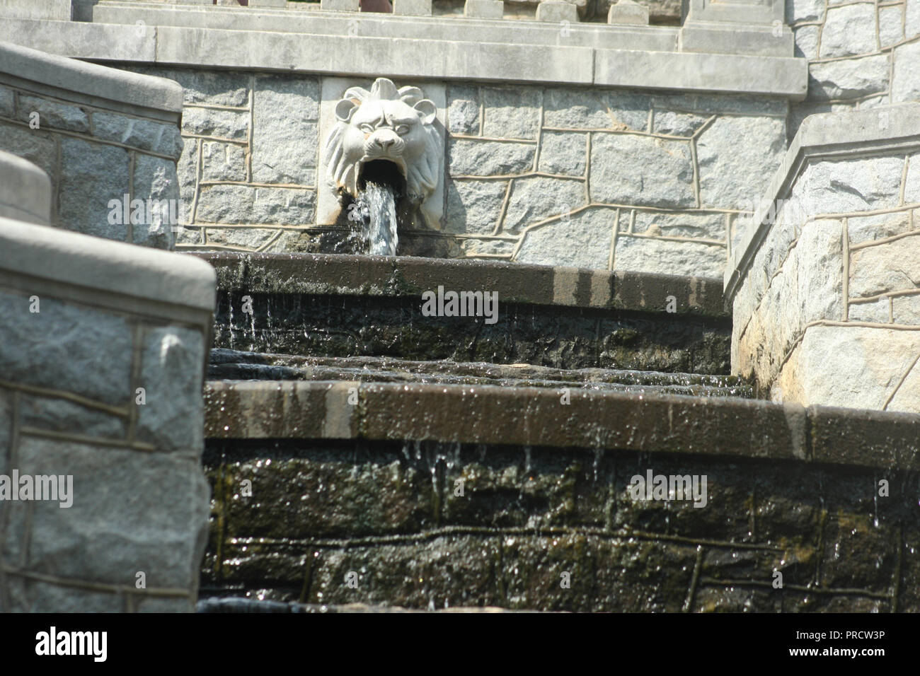 Wasserbrunnen im italienischen Garten in Maymont (Richmond, VA, USA) Stockfoto