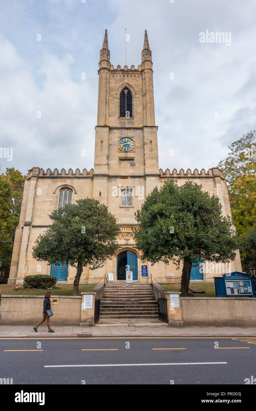 Ein Blick auf die Vorderseite des Windsor Pfarrkirche St. Johannes der Täufer in Windsor, UK. Stockfoto