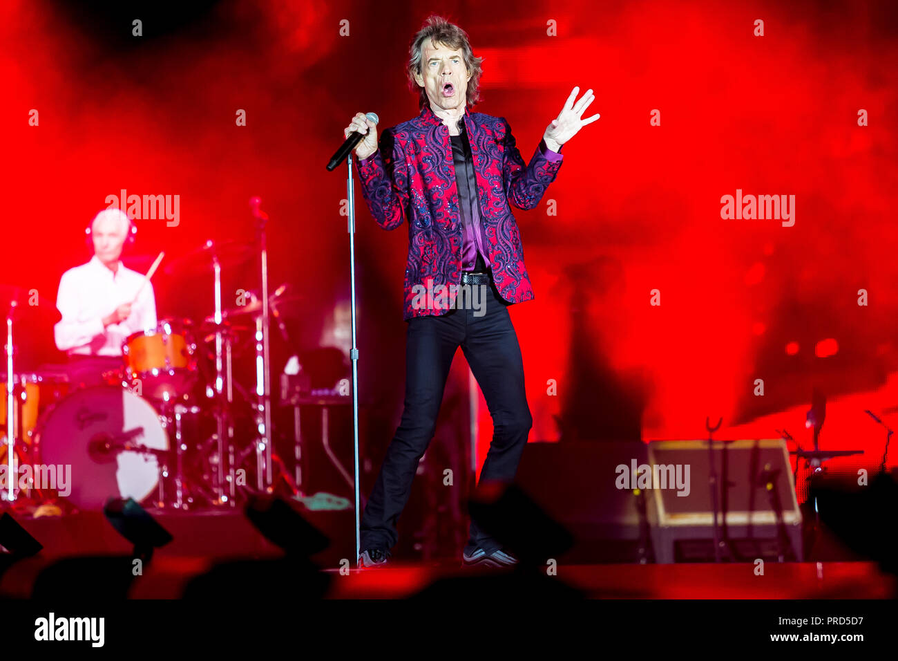 Dänemark, Kopenhagen - 3. Oktober 2017. Die Rolling Stones, Die legendäre englische Band, führt ein Live Konzert bei Telia Parken in Kopenhagen. Hier Sänger und Songwriter Mick Jagger ist live auf der Bühne gesehen. (Foto: Gonzales Foto - Kasper Maansson). Stockfoto