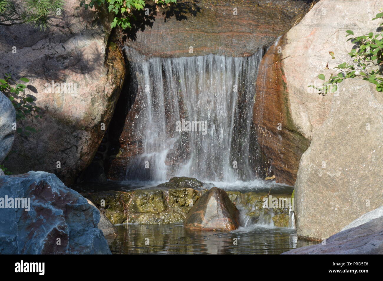 Wasserfall im Japanischen Garten. Stockfoto