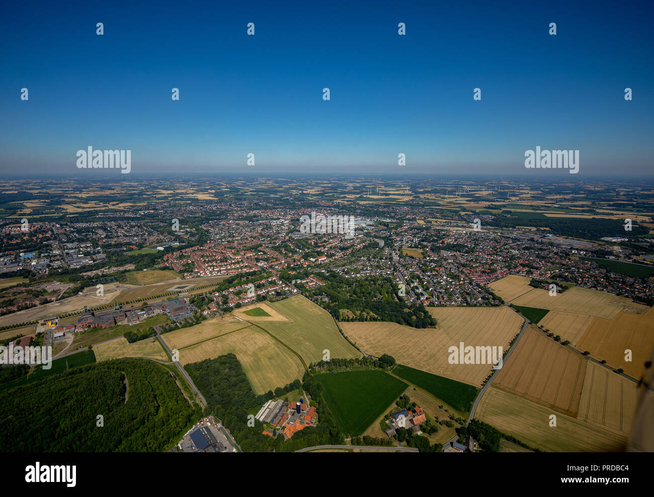 Luftaufnahme, Blick auf Ahlen mit Industrial Park, Industriegebiet Zeche Westfalen, Ahlen, Ruhrgebiet, Nordrhein-Westfalen Stockfoto