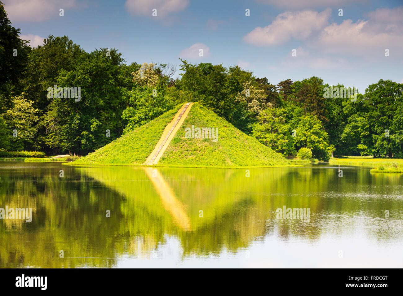 Europa, Deutschland, Brandenburg, Cottbus, Park Branitz, Pyramide Grabhügel von Prinz Hermann-von-Puckler-Muskau Stockfoto