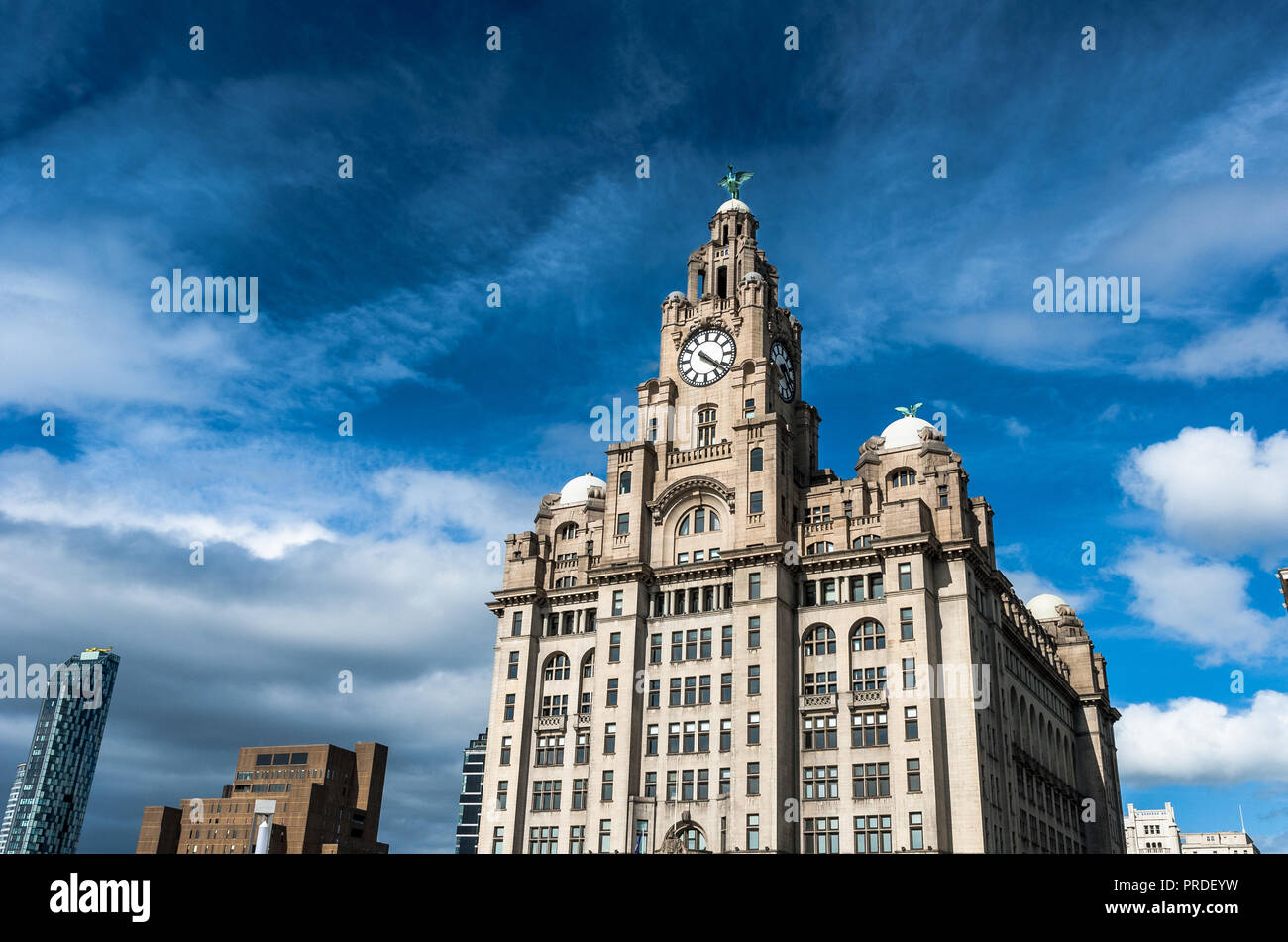 Die ikonischen Leber Gebäude am Pier Head, Liverpool, Merseyside. Stockfoto