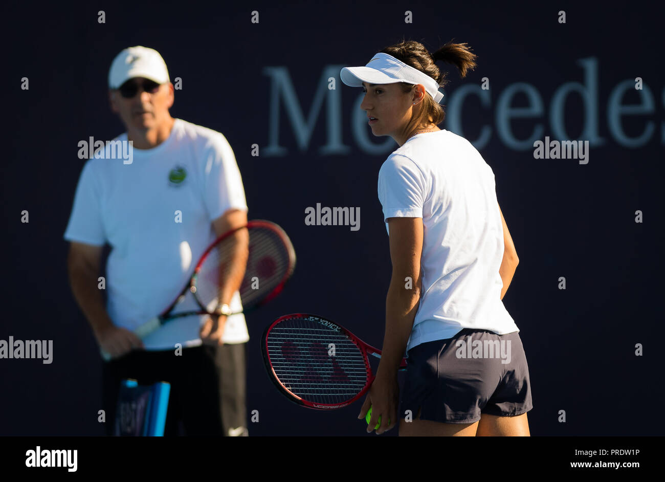 Oktober 1, 2018 - Caroline Garcia von Frankreich Praktiken an der China Open 2018 WTA Premier Pflichtfeld Tennis Turnier Quelle: AFP 7/ZUMA Draht/Alamy leben Nachrichten Stockfoto