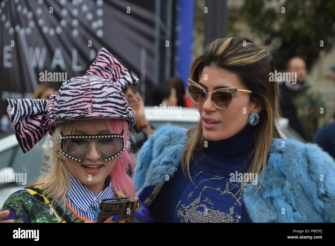 Paris, Frankreich. 2. Okt, 2018. Paris Fashion Week 2018. Chanel verunreinigen. Grand Palais, Paris, Frankreich. ,. 10:30 Uhr. Credit: Alphacit NEWIM/Alamy leben Nachrichten Stockfoto