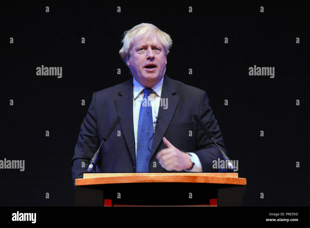 Birmingham, England. 2. Oktober, 2018. Boris Johnson MP ehemaliger Außenminister, seine Rede zu einer Randgruppe Treffen, das von "Konservativen Startseite ' auf der Sitzung am Nachmittag des dritten Tages der Konservativen Partei jährliche Konferenz im ICC organisiert. Kevin Hayes/Alamy leben Nachrichten Stockfoto