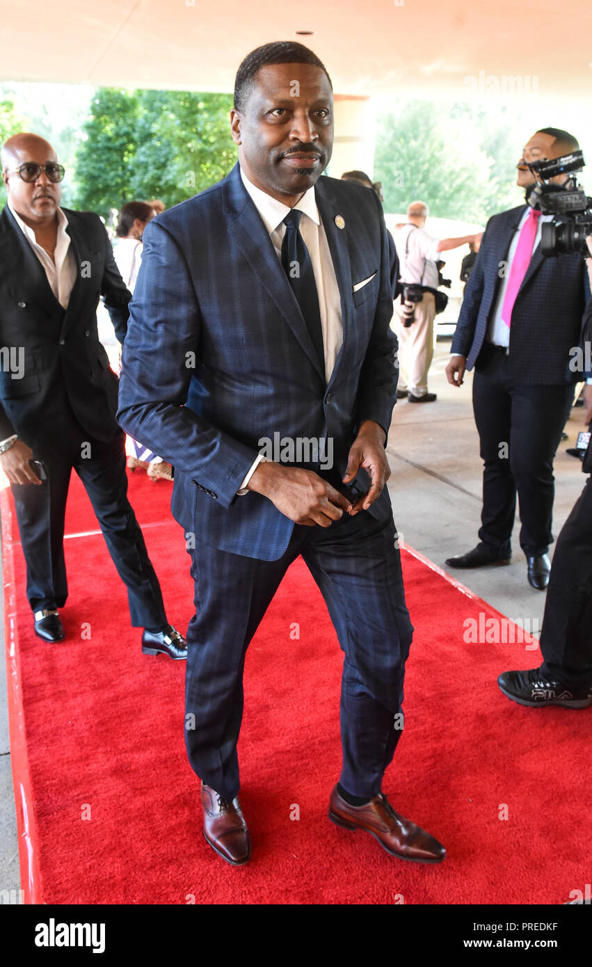 Prominente kommen für die trauerfeier von Aretha Franklin an größere Gnade Kirche in Detroit. Mit: Derrick Johnson Wo: Detroit, Michigan, United States Wann: 31 Aug 2018 Quelle: WENN.com Stockfoto