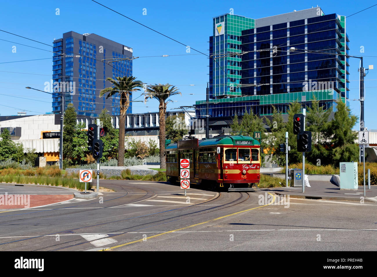 Stadt Kreis touristische Straßenbahn, Collins Street, Melbourne, Victoria, Australien Stockfoto