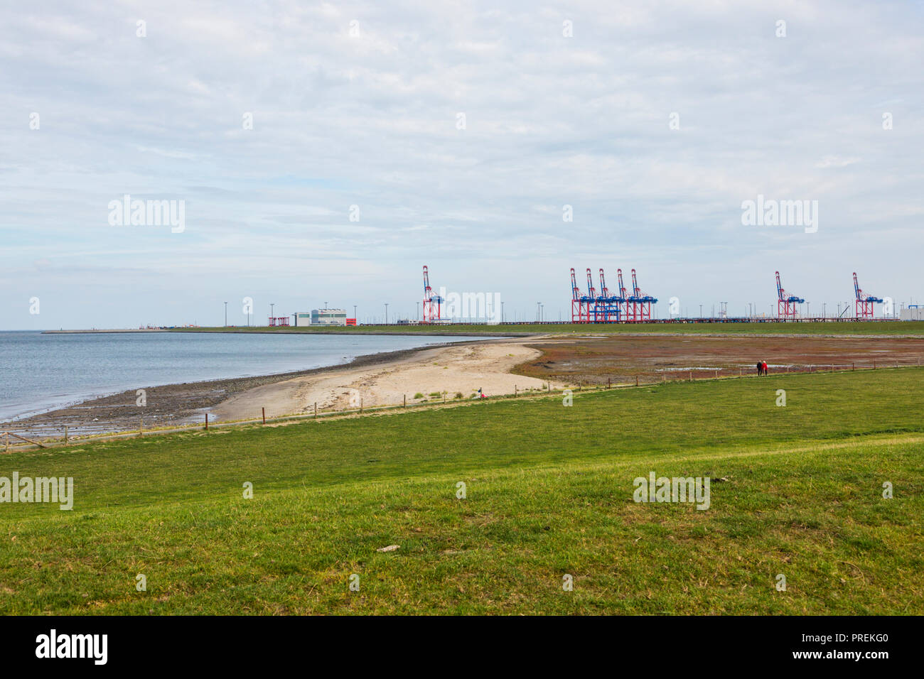 Die leeren JadeWeser Port, ein selten verwendetes Tiefwasserhafen in Wilhelmshaven, Niedersachsen, Deutschland Stockfoto