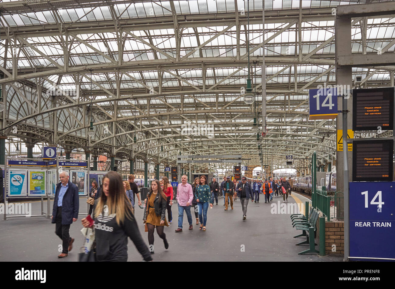 Passagiere von Glasgow Central Station ankommen, Central Scotland, UK Stockfoto