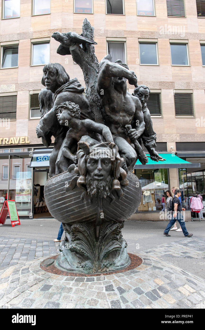 Narrenschiff (Das narrenschiff) Bronzestatue in Nürnberg, Deutschland Stockfoto
