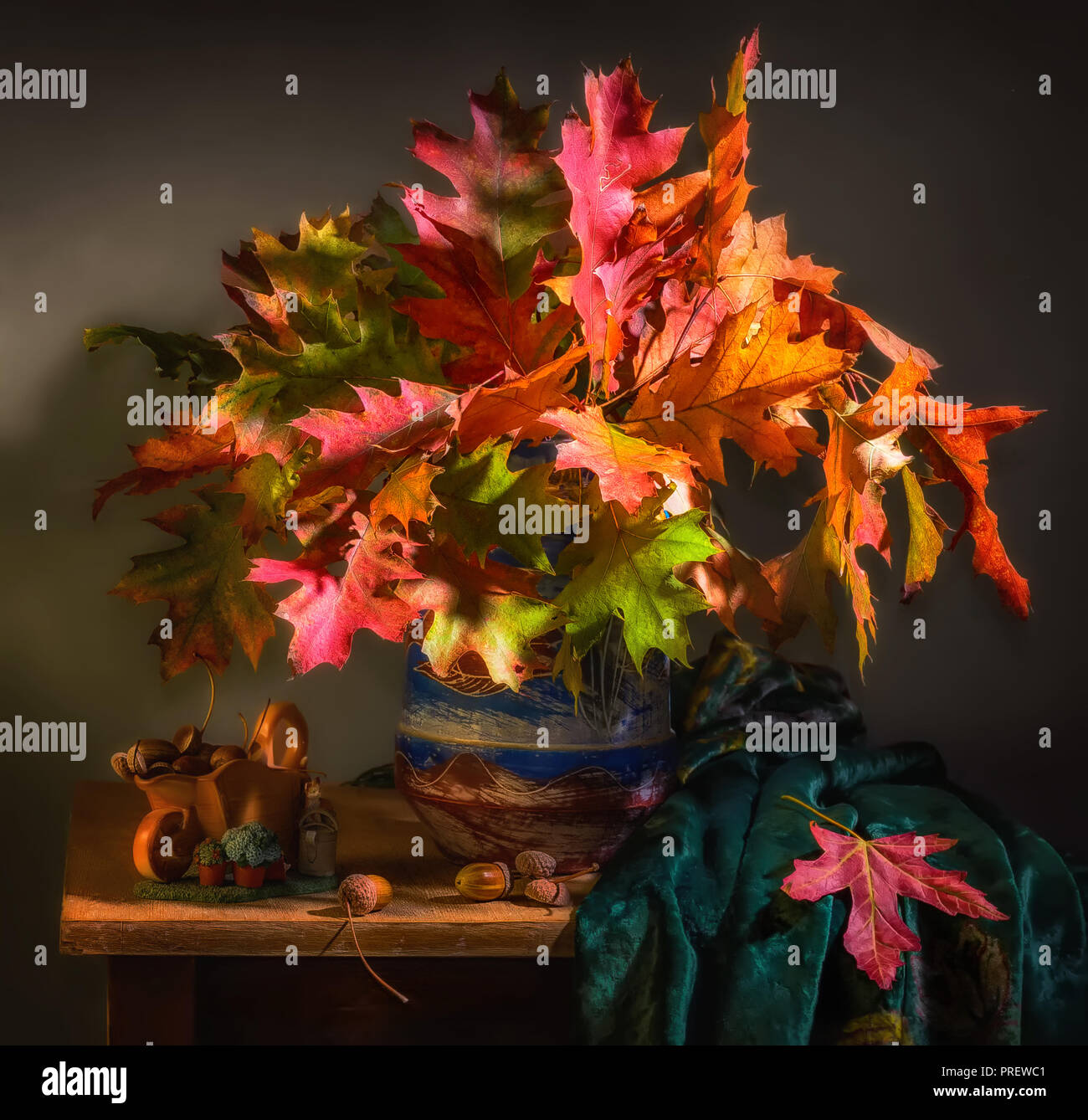 Herbst Bouquet. Herbstliche Stimmung. Immer noch leben. Farben des Herbstes. Jahrgang. Herbst Geschichten. Stockfoto