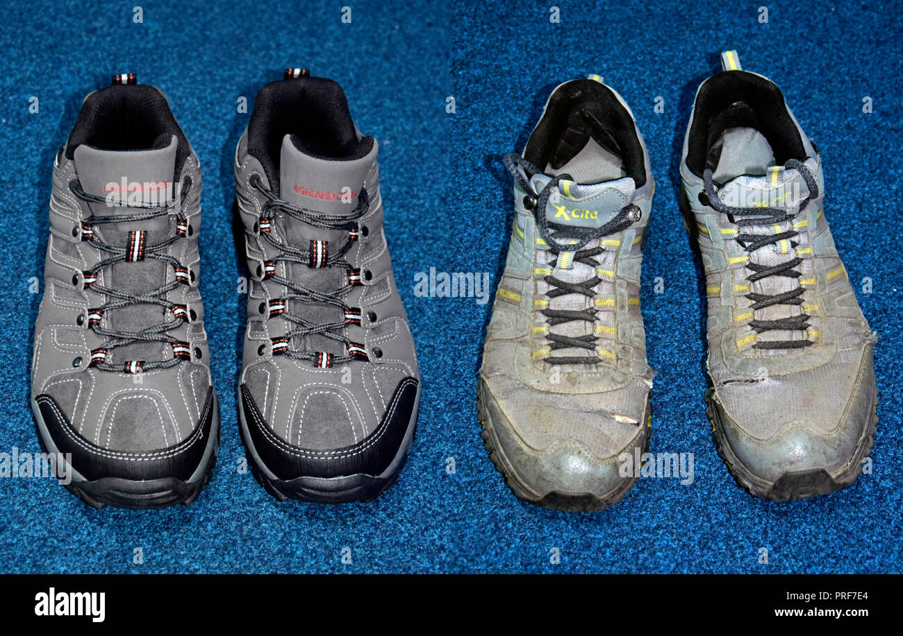 Ein paar neue, unbenutzte Trekking Schuhe im Vergleich zu ein Paar verwendet, getragen aus Trekking Schuhe, auf blauem Hintergrund Stockfoto