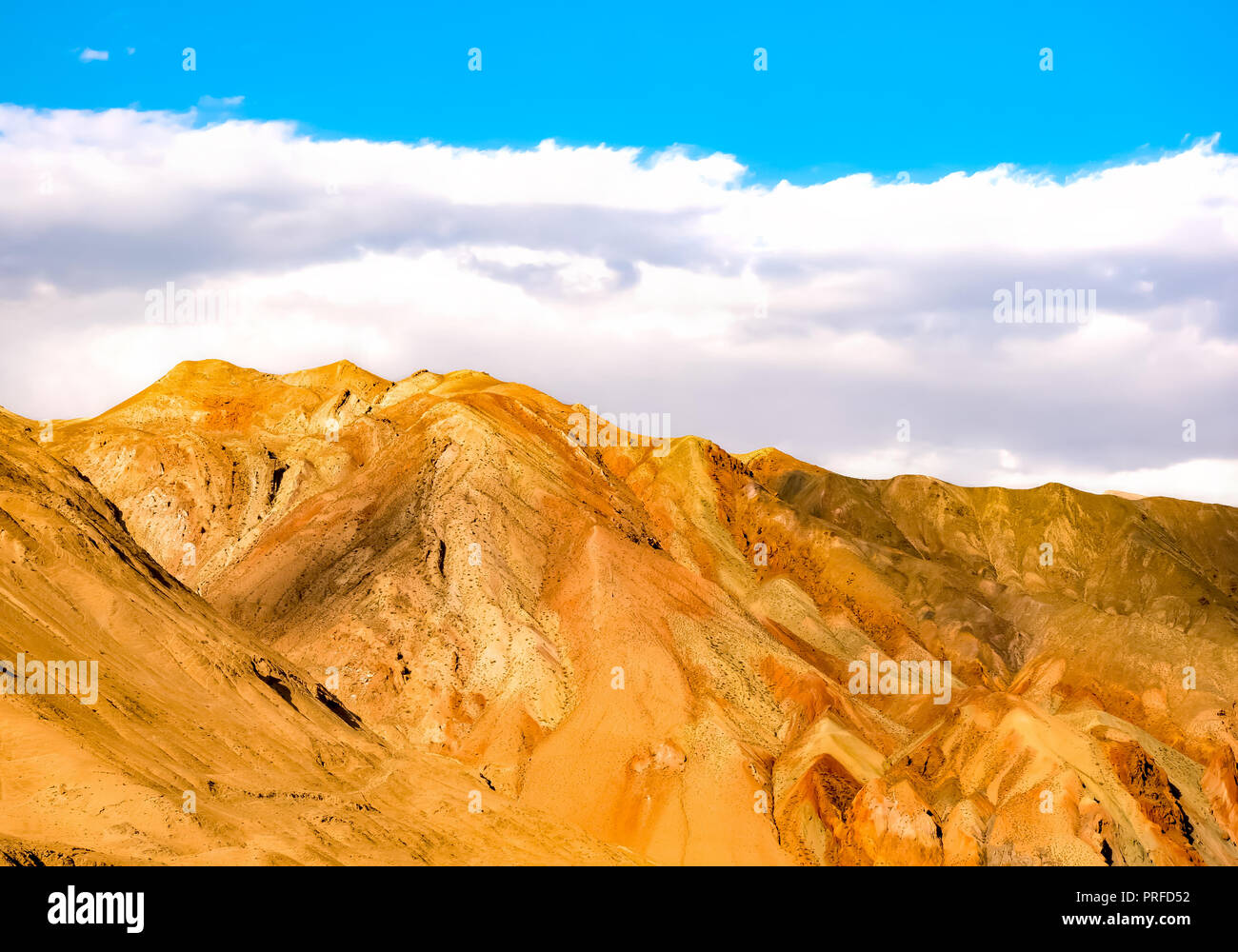 Bunte Landschaft von gebirgigen Gelände. Asien, Usbekistan Stockfoto