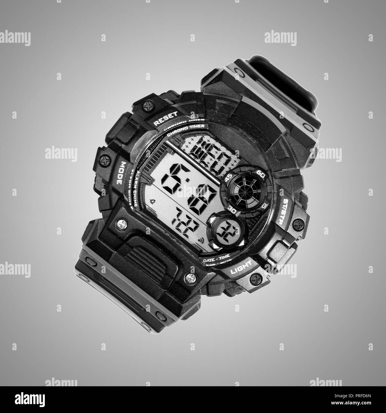Digitaluhr auf grauem Hintergrund Stockfoto