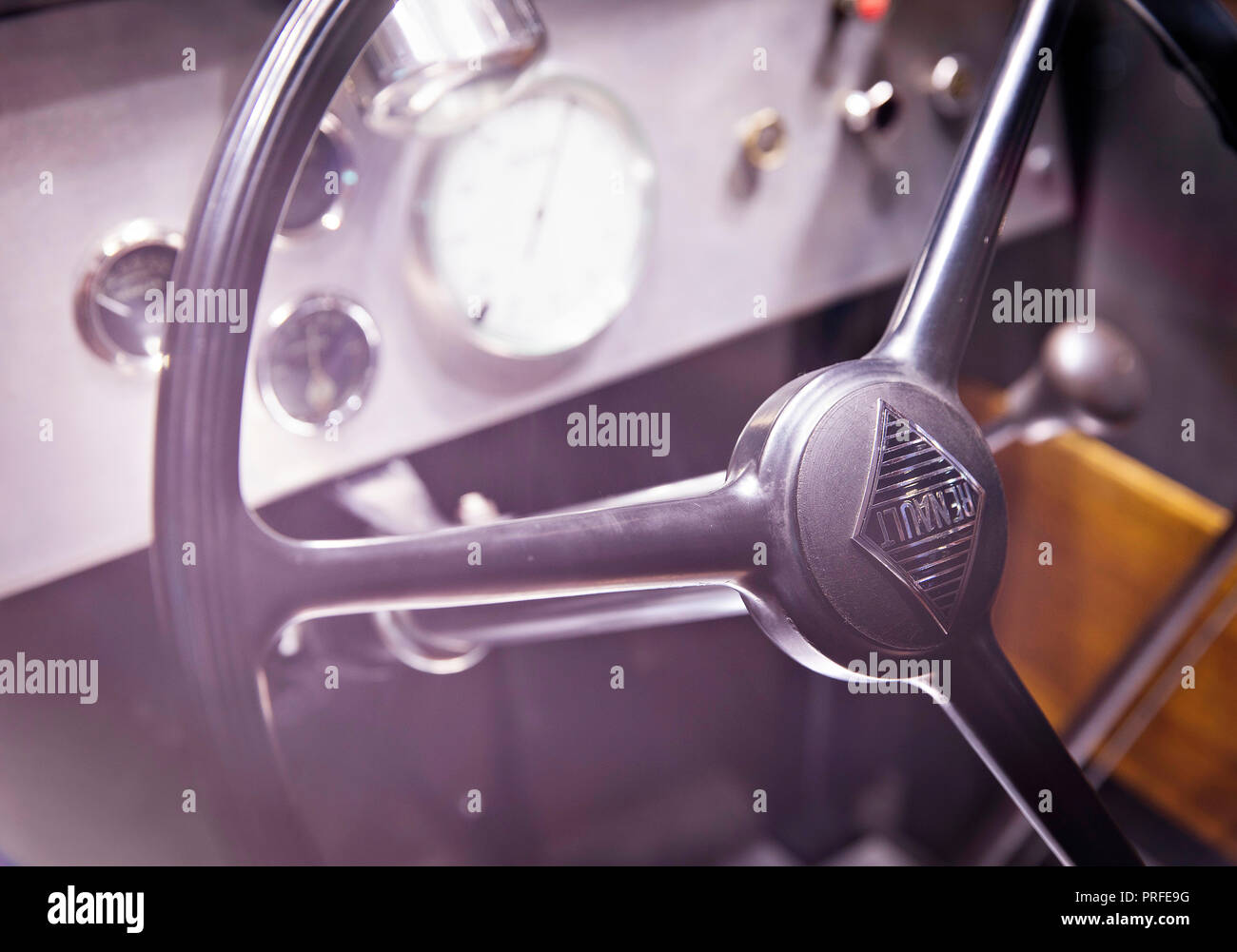 Cockpit der historischen racing Renault Auto von Le Mans während des ersten Tages der International Paris Motorshow am Dienstag, Oktober 2nd, 2018 in Pari Stockfoto