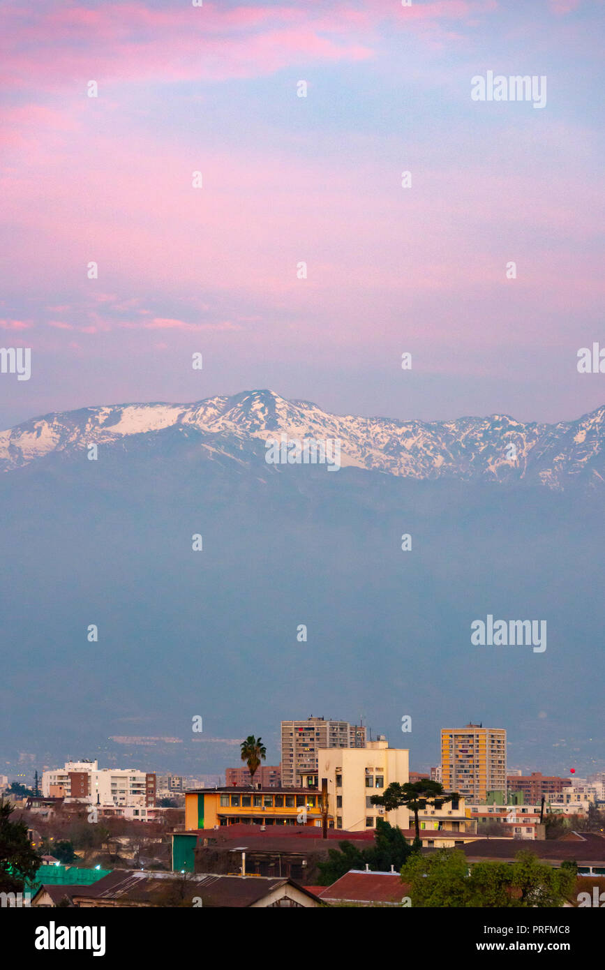 Santiago de Chile, Anden mountainsin den Hintergrund Stockfoto