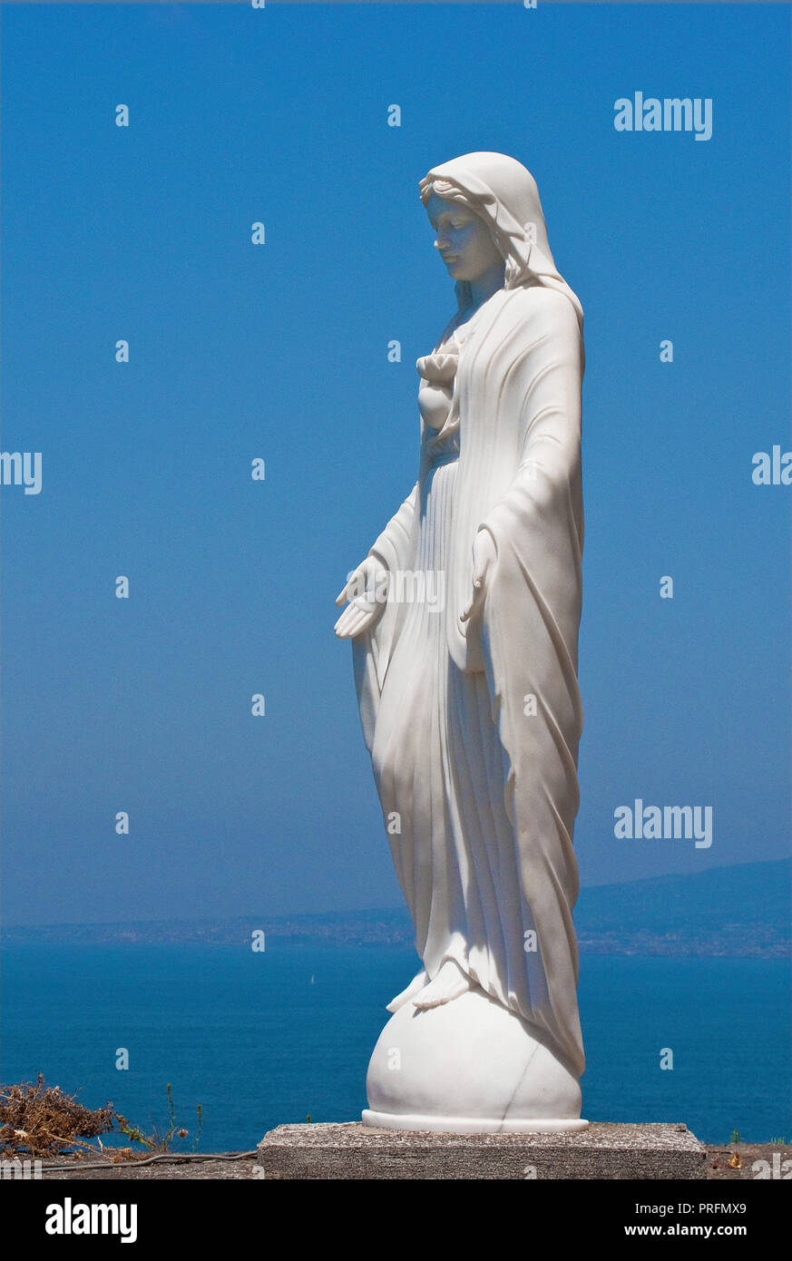 Statue der Heiligen Maria in der Kirche Annunziata, Vico Equense, Halbinsel von Sorrent, Golf von Neapel, Kampanien, Italien Stockfoto
