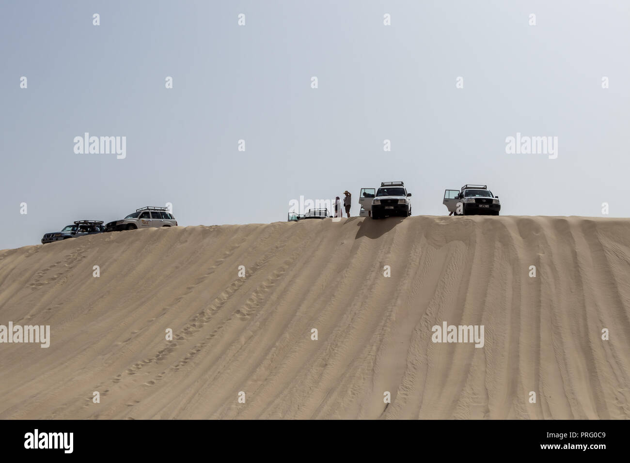 Tozeur, Tunesien - 23. Juli 2018: Die Wüste Fahrzeuge Expedition auf Dünen, Tozeur, Tunesien, Afrika Stockfoto