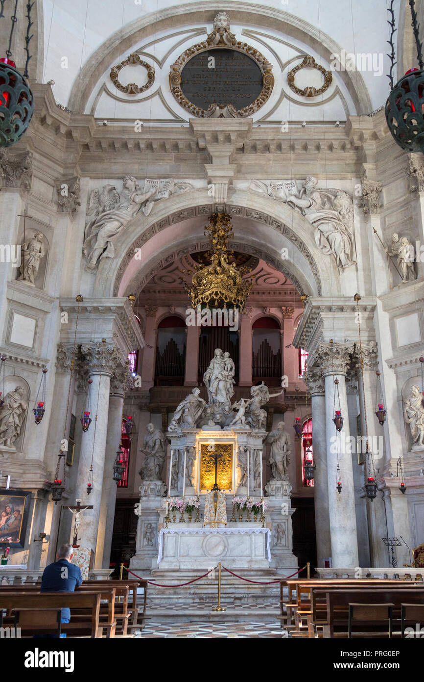 Der Altar in der Santa Maria della Salute, eine Römisch-katholische ...