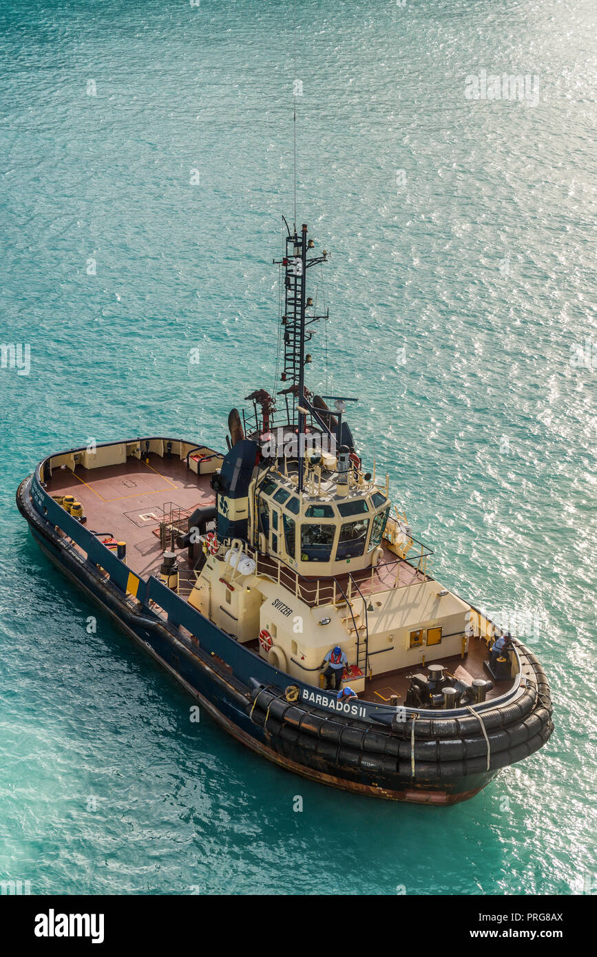 Bridgetown, Barbados - Dezember 18, 2016: Port Authority tug BARBADOS II arbeitet am Hafen Bridgetown, Barbados, Karibik. Stockfoto