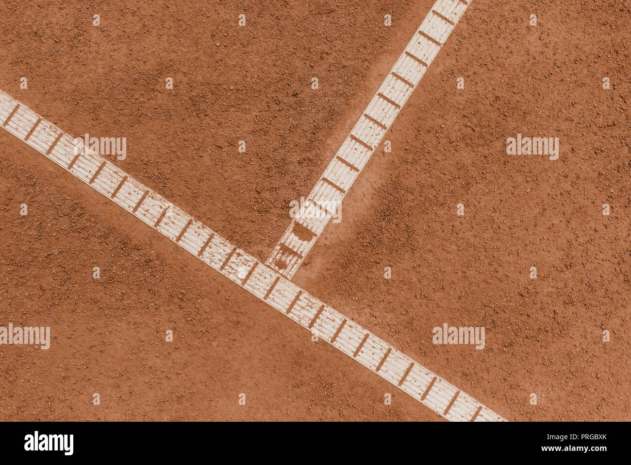 Ansicht von Braun Tennisplatz mit Markierung Linien Stockfoto